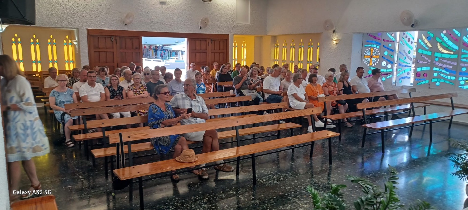 Sunnuntain seuroissa San Agustinin kauppakeskuksen kirkossa 2.11.2025 palveli päivän evankeliumitekstistä Juhani Karjalainen Jyväskylästä.