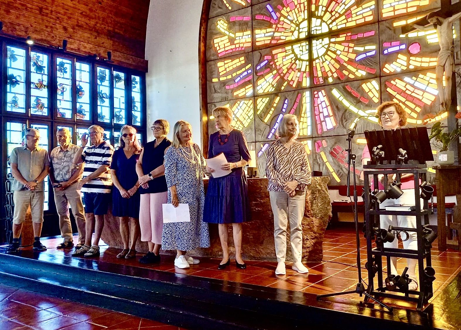 Valmistaudumme viikon kuluttua pidettäviin seurakuntaneuvoston vaaleihin. Ehdokkaat esittäytyivät seurakunnalle eilisen 14.11.2025 messun alussa.